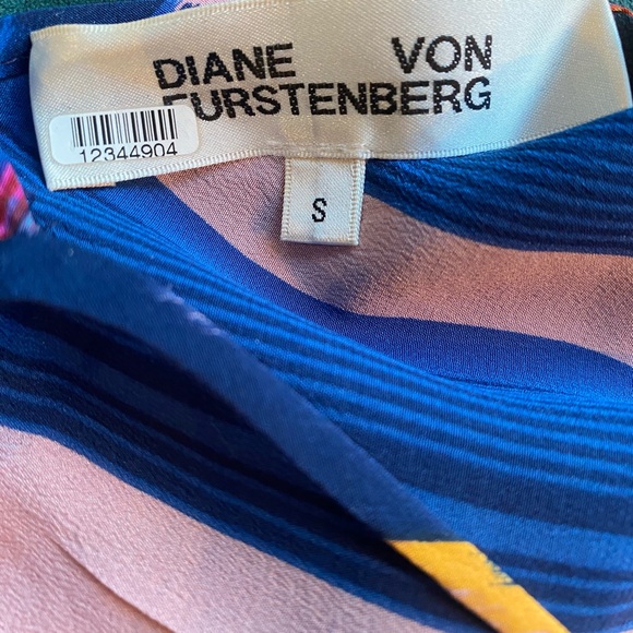 Diane von Furstenburg Sadie silk tank top in Small - Picture 12 of 15